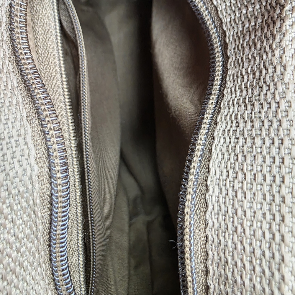 Woven Tote Bag with Heart Design - Picture 6 of 13
